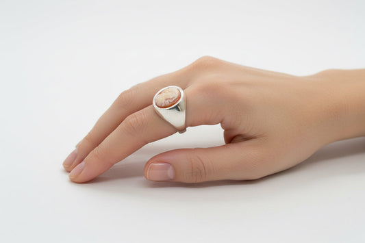 Anello in Cammeo Artistico incisione "Profilo di Donna"