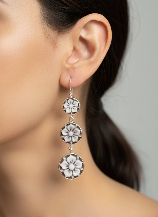 Orecchini in Cammeo incisione " Tris di Fiori"