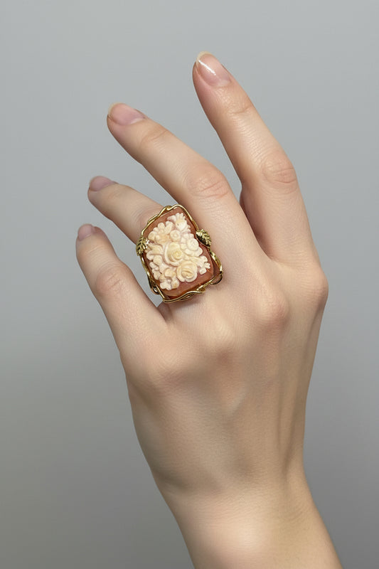 Anello in Cammeo Artistico incisione Fiori