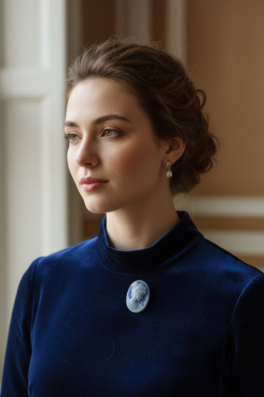 Cammeo Nudo in Agata incisione Profilo di Donna