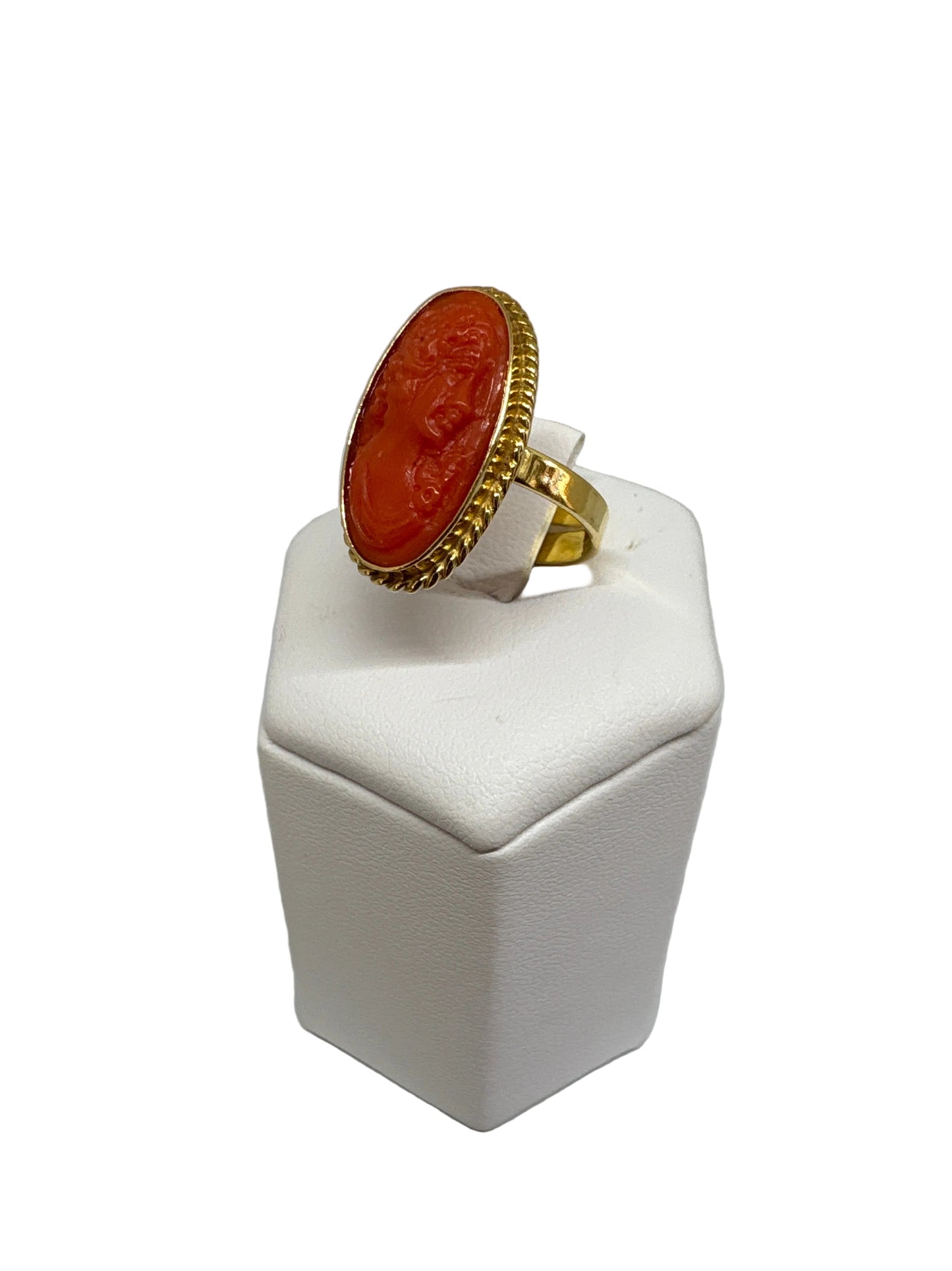 Anello in Corallo incisione Volto di Donna