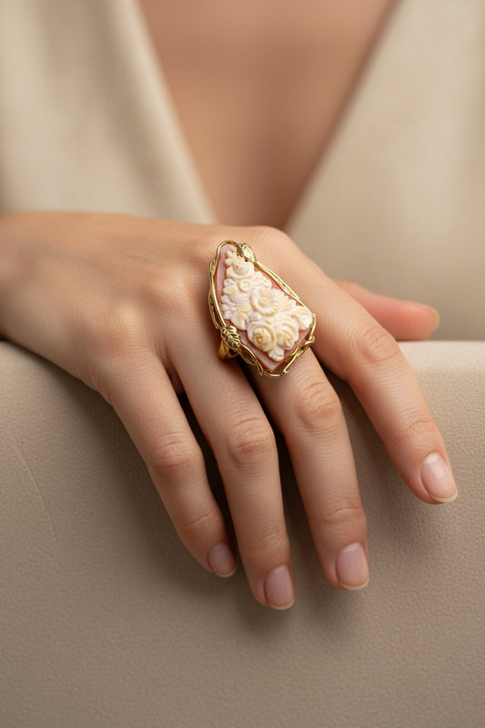 Anello in Cammeo Artistico incisione Fiori