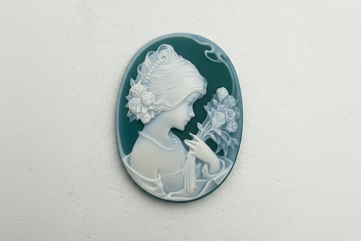 Cammeo Nudo in Agata incisione Profilo di Donna