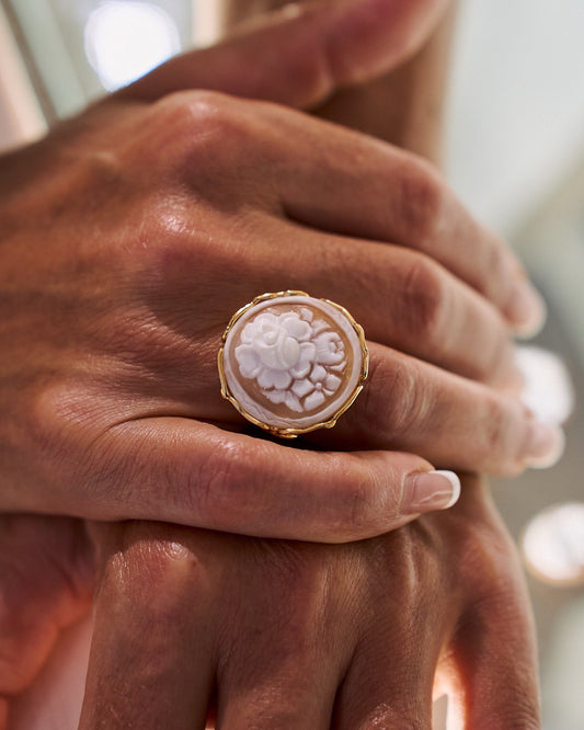 Anello in Cammeo Incisione Fiori