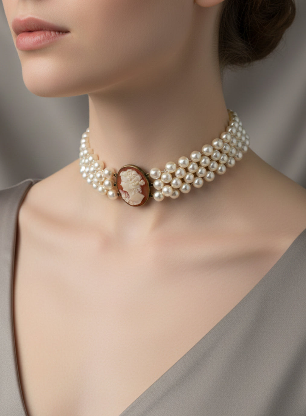 Girocollo in Perle e Cammeo incisione "Profilo di Donna"