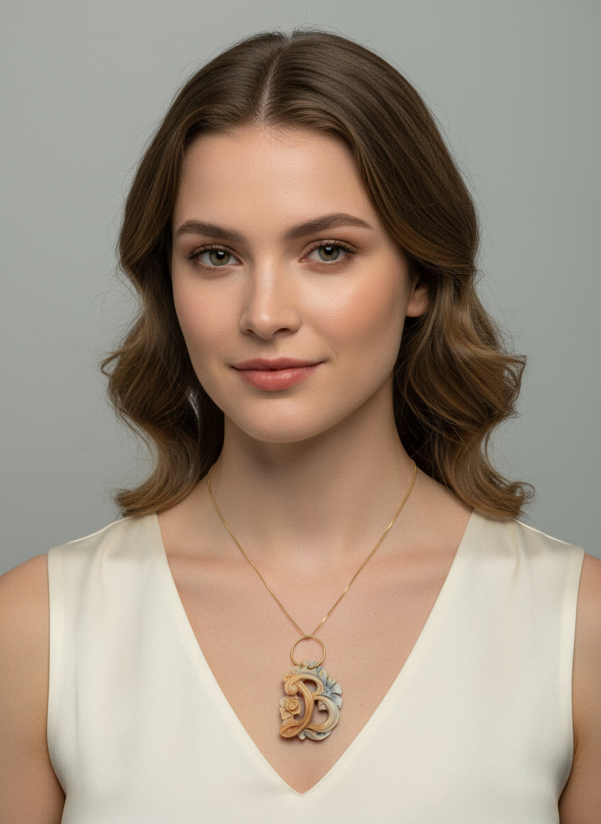 Pendente in Cammeo incisione "Lettere" B