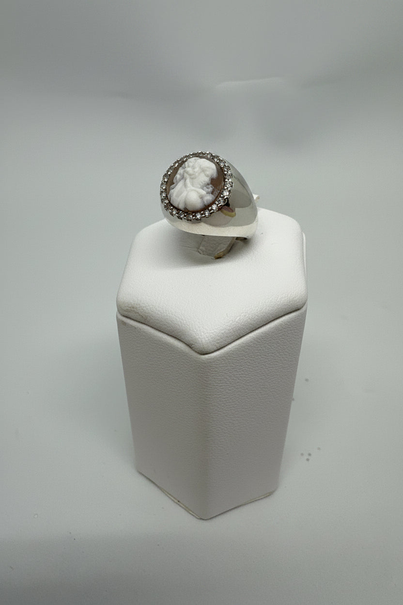 Anello in Cammeo incisione "Volto di Donna"