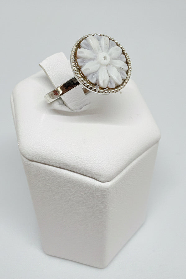 Anello in cammeo incisione Fiori