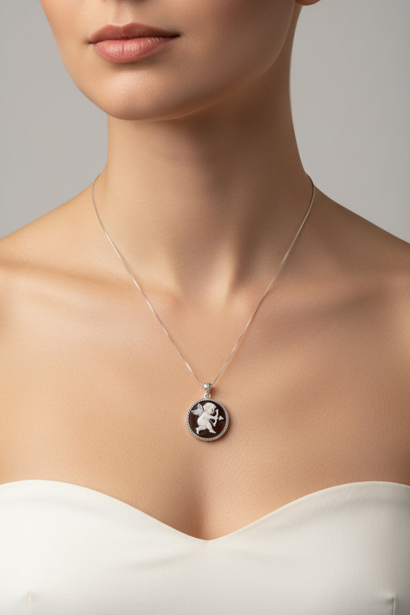 Collana in Cammeo incisione "Putto"