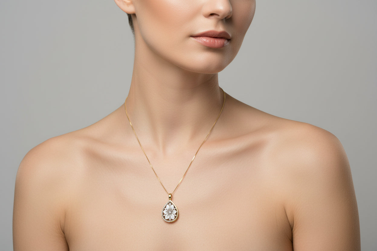 Collana in Cammeo incisione "Fiore"