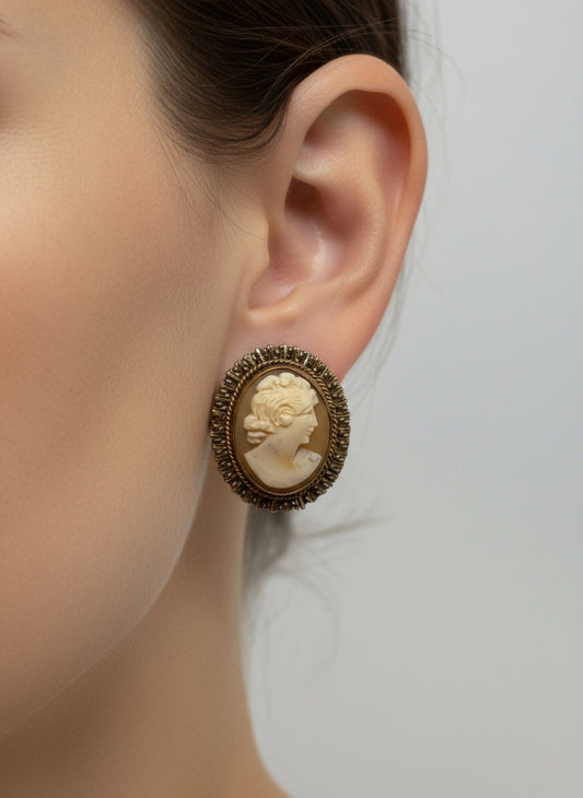 Orecchini in Cammeo Antico incisione "Profilo di Donna"