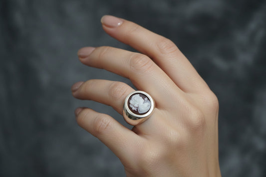 Anello in Cammeo Artistico incisione "Profilo di Donna"