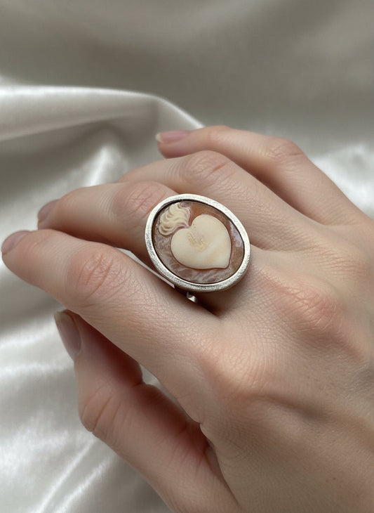 Anello in Cammeo Incisione "Cuore Sacro"