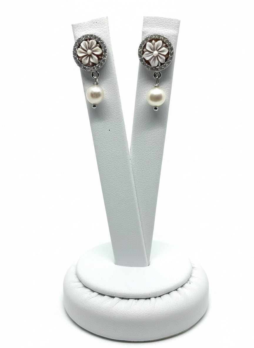 Orecchini in Cammeo incisione "Fiore"