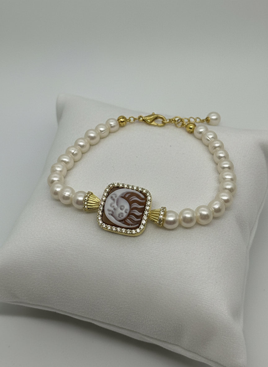 Bracciale in Perle e  Cammeo Incisione "Sole Luna"