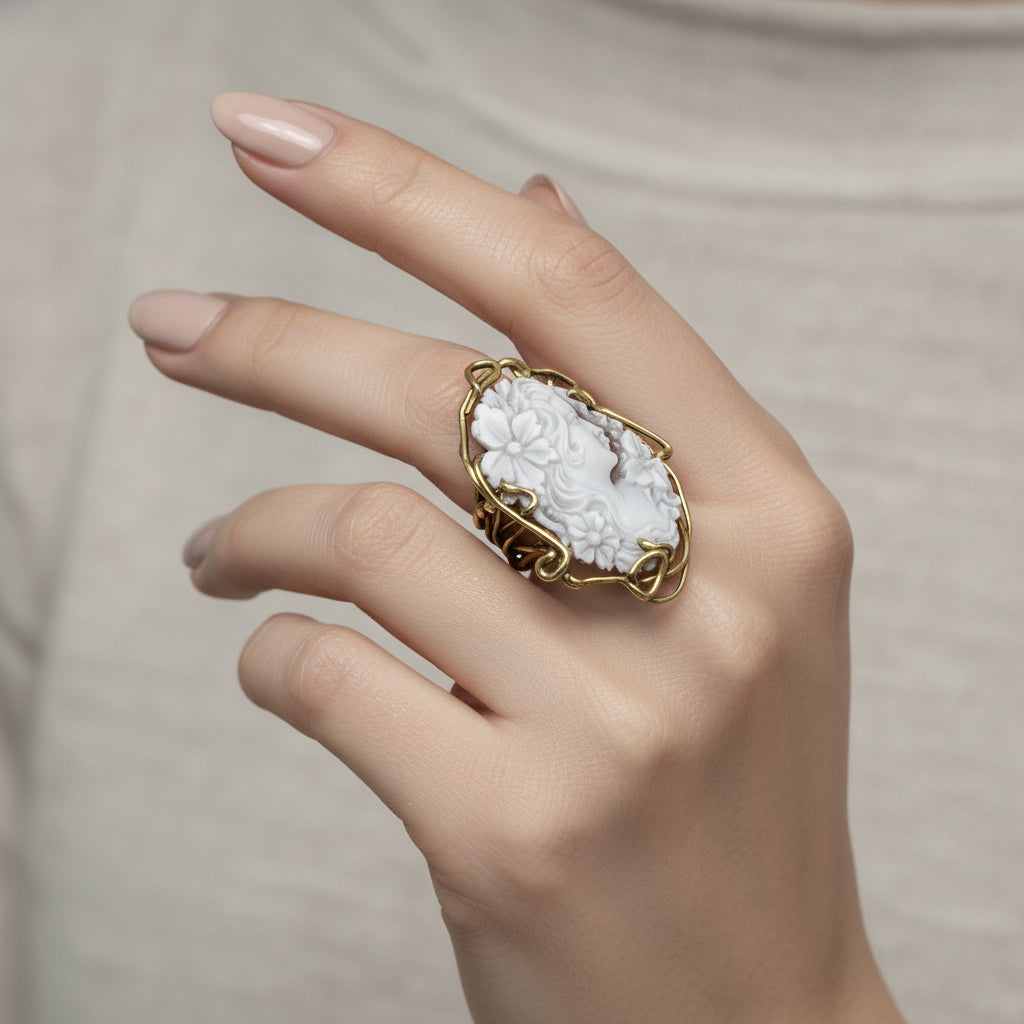 Anello in Cammeo incisione Volto di Donna