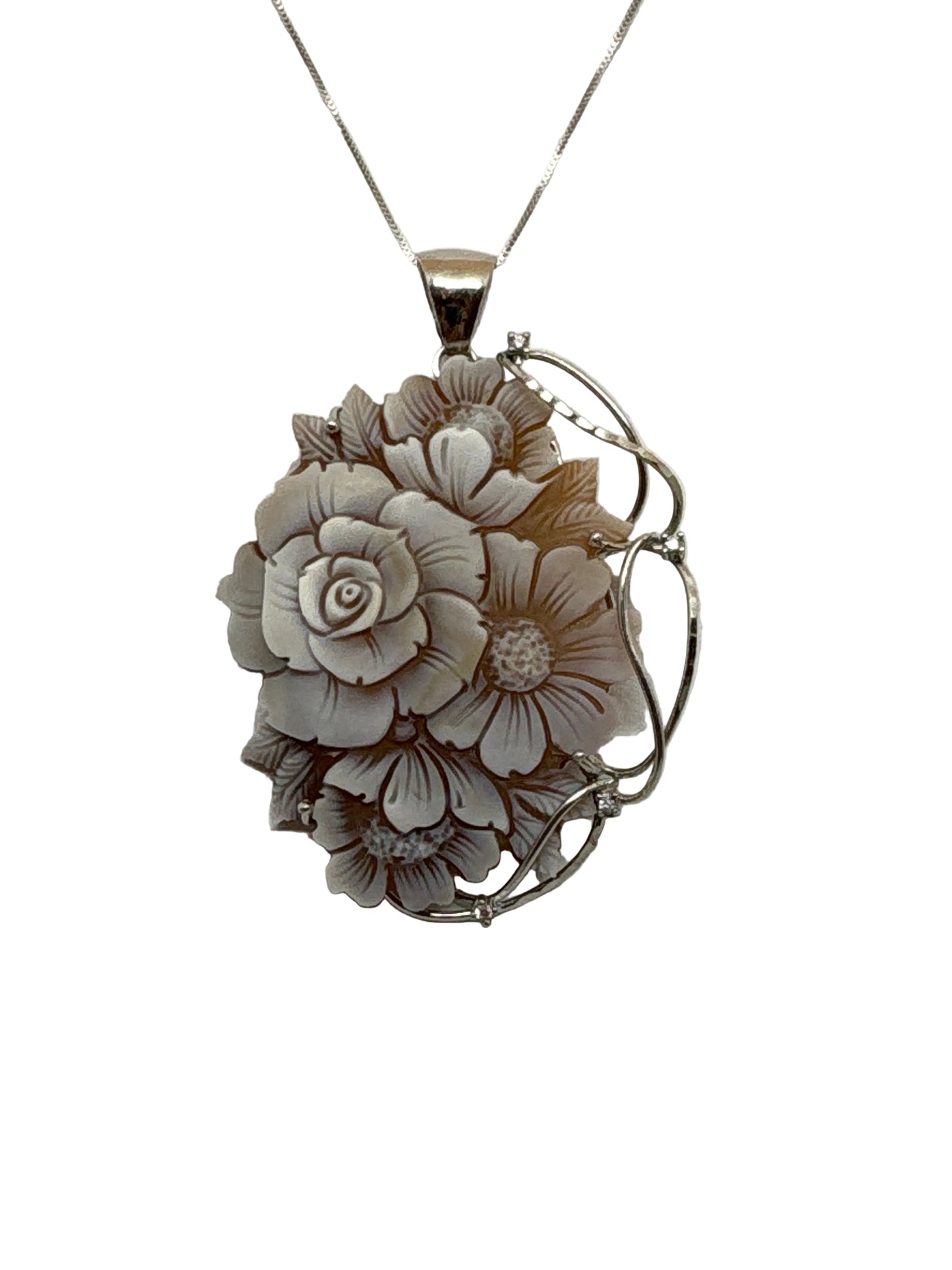 Pendente in Cammeo incisione "Fiori"
