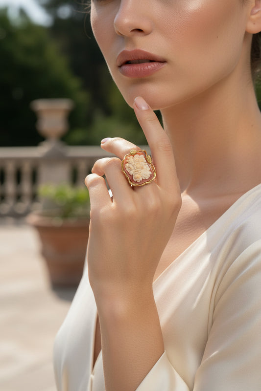 Anello in Cammeo Artistico incisione Fiori