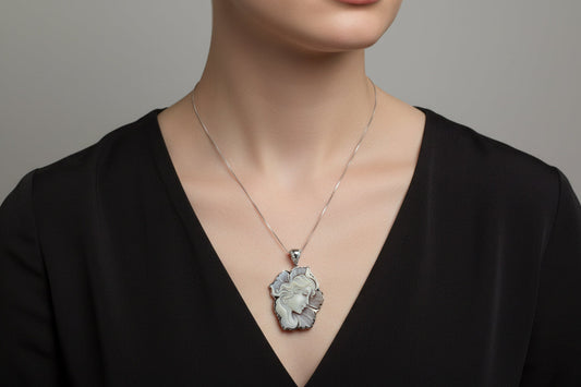 Pendente in Cammeo incisione "Profilo di Donna"