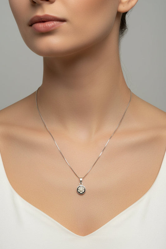 Pendente in Cammeo incisione "Fiore"