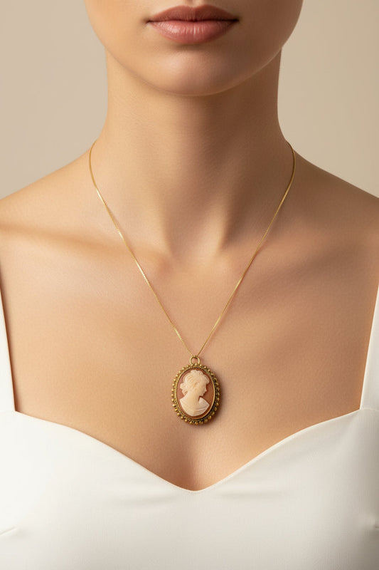 Pendente in Cammeo incisione "Profilo di Donna"