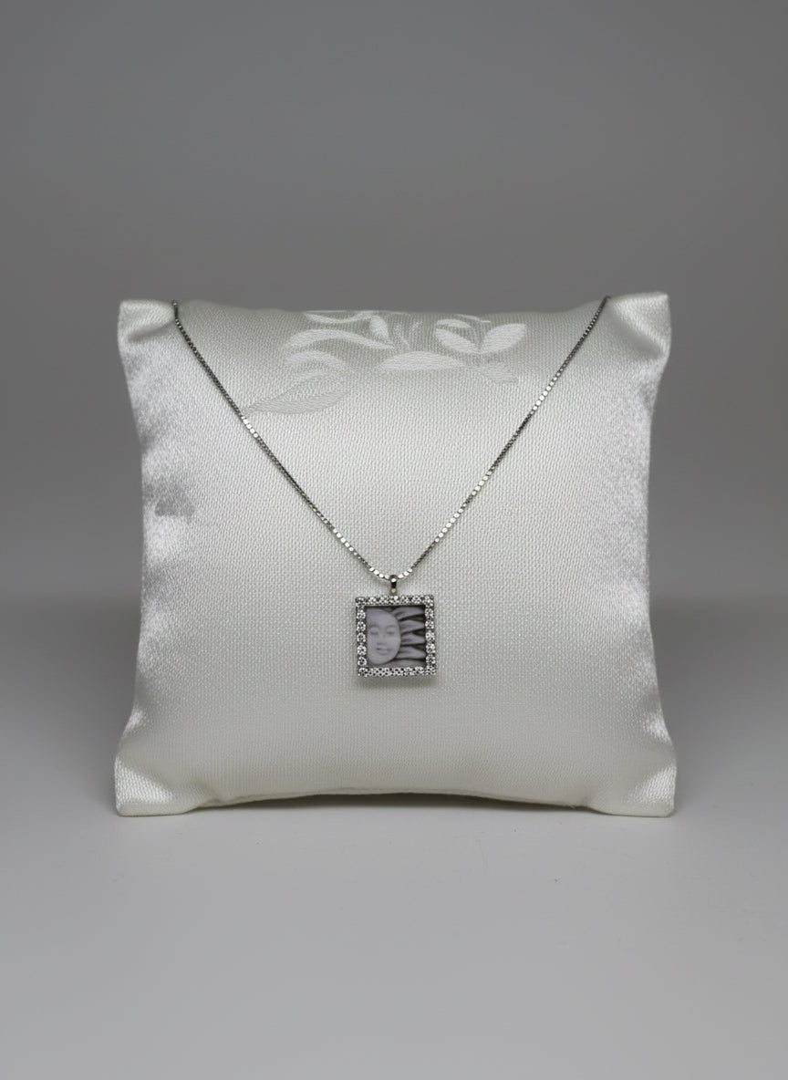 Collana in Cammeo incisione "Sole"
