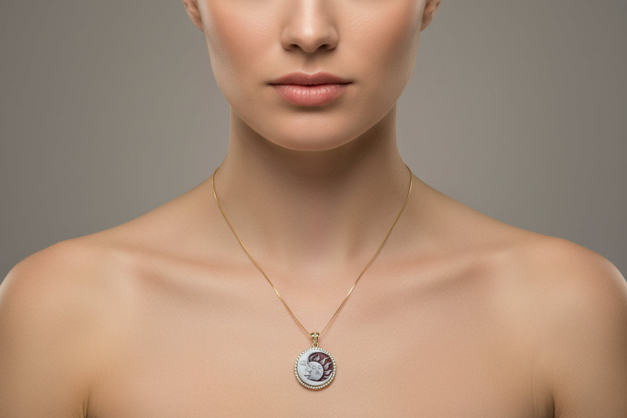 Collana in Cammeo incisione "Sole e Luna"