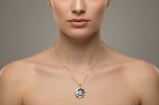 Collana in Cammeo incisione "Sole e Luna"