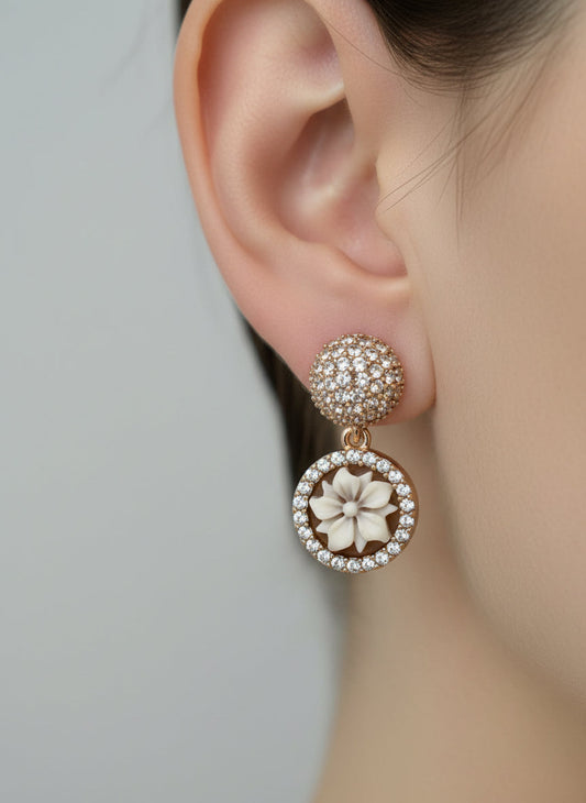 Orecchini in Cammeo incisione "Fiore"