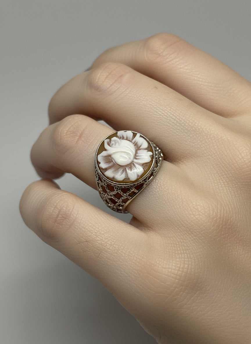 Anello in Cammeo incisione "Fiore"