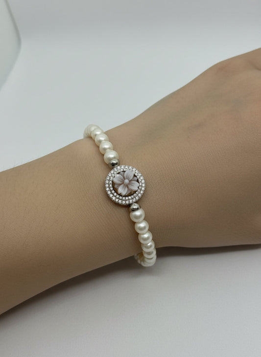 Bracciali in Perle e Cammeo incisione "Fiore"