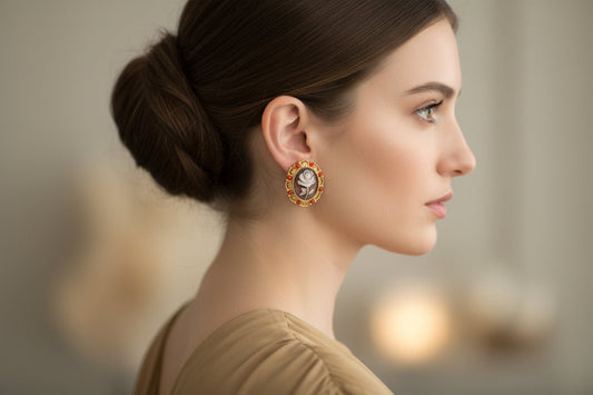 Orecchini in Cammeo e Corallo incisione Fiori