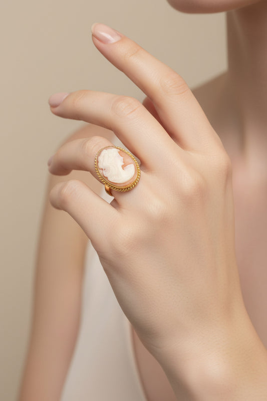 Anello in Cammeo incisione Volto di Donna