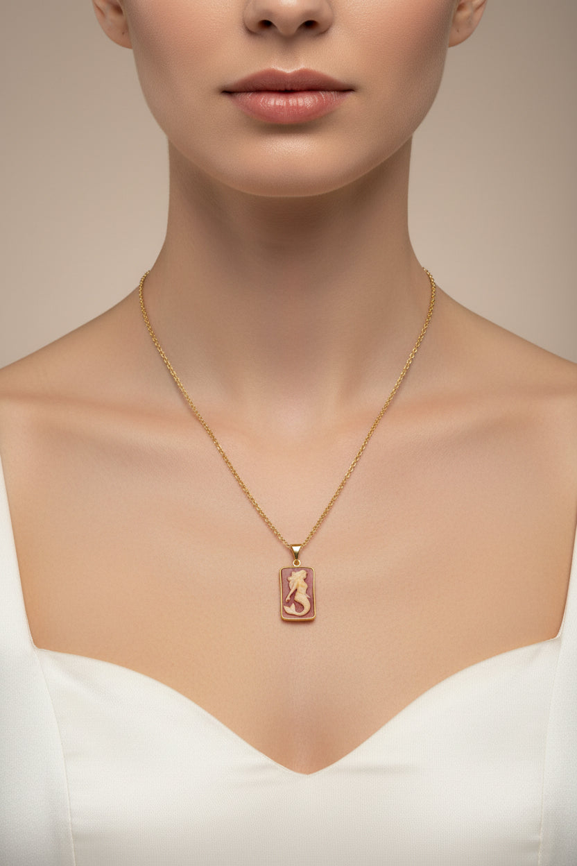 Pendente in Cammeo incisione "Sirenetta"
