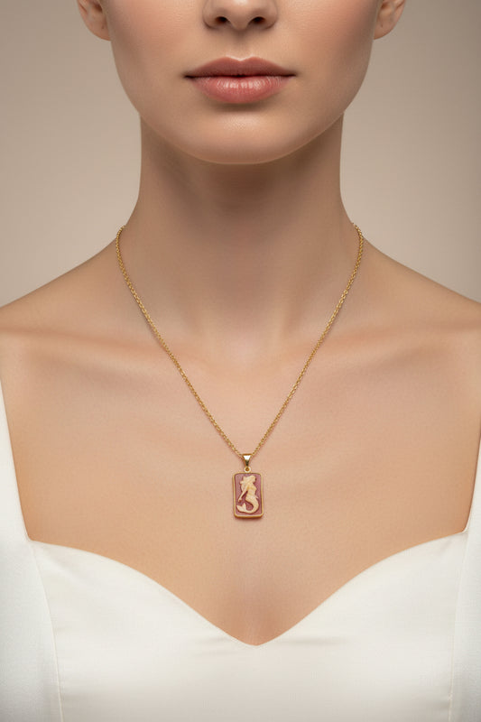 Pendente in Cammeo incisione "Sirenetta"