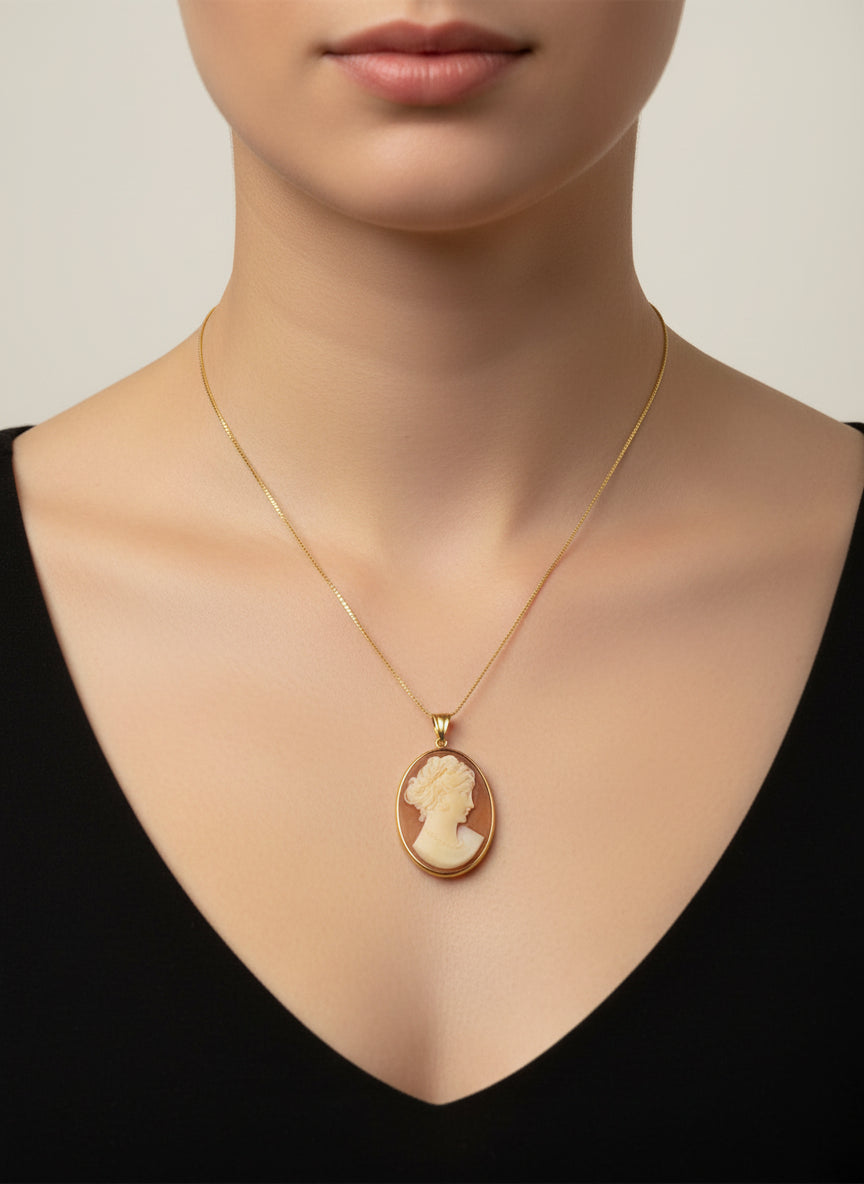 Pendente in Cammeo "Profilo di Donna"