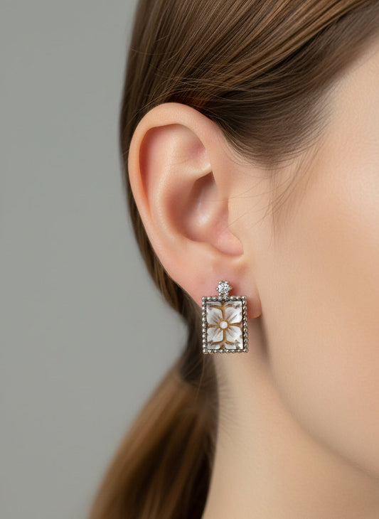 Orecchini in Cammeo incisione "Fiore"