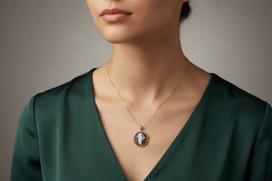 Collana in Cammeo incisione "Putto"