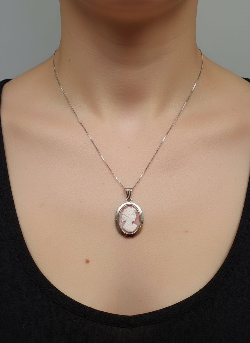 Pendente in Cammeo incisione "Profilo di Donna"