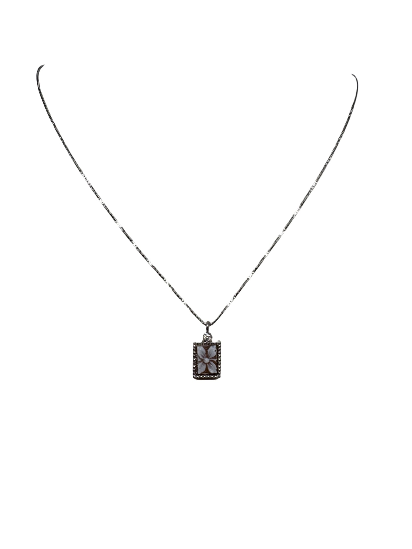 Collana in Cammeo incisione "Fiore"