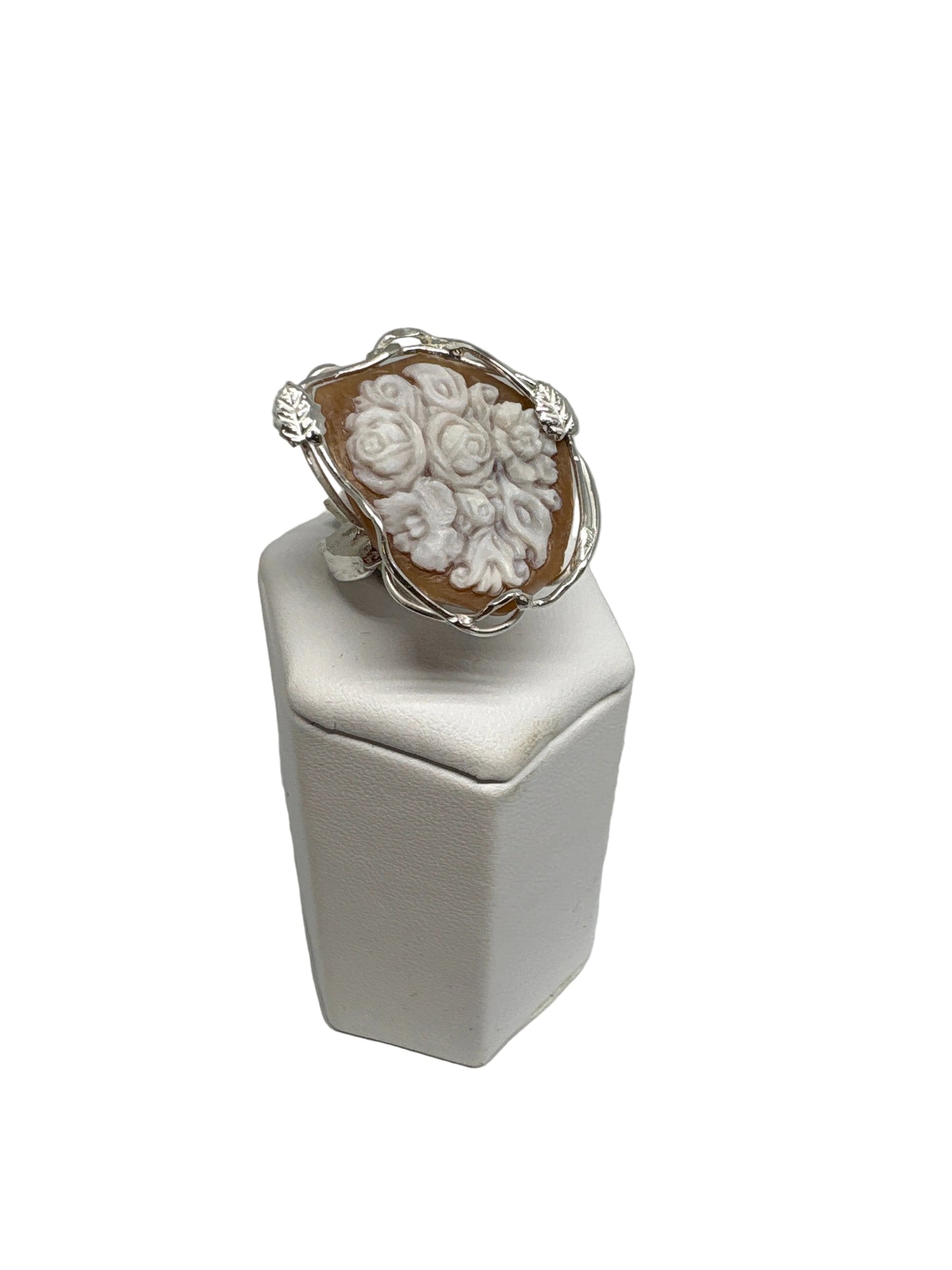 Anello in Cammeo Artistico incisione Fiori