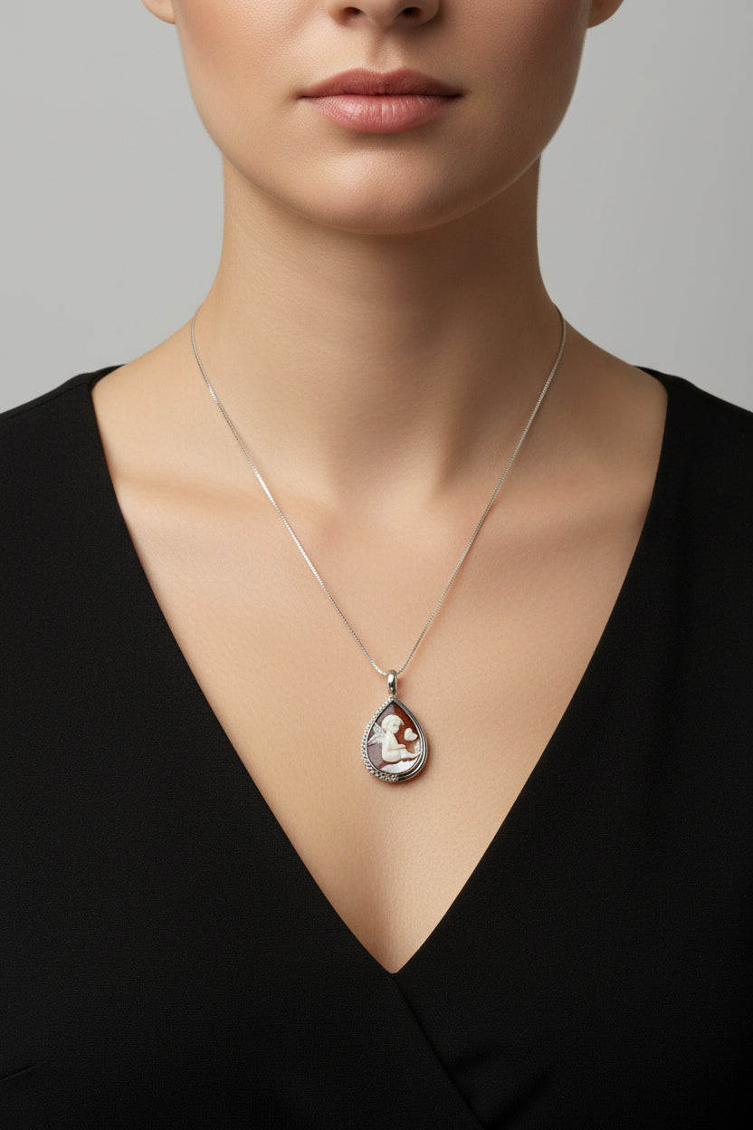 Collana in Cammeo incisione "Putto"
