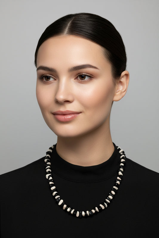 Collana in Corallo Bianco e Agata Nera