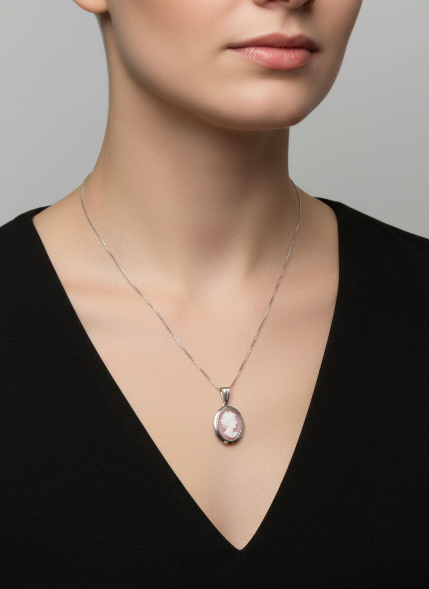 Pendente in Cammeo incisione "Profilo di Donna"