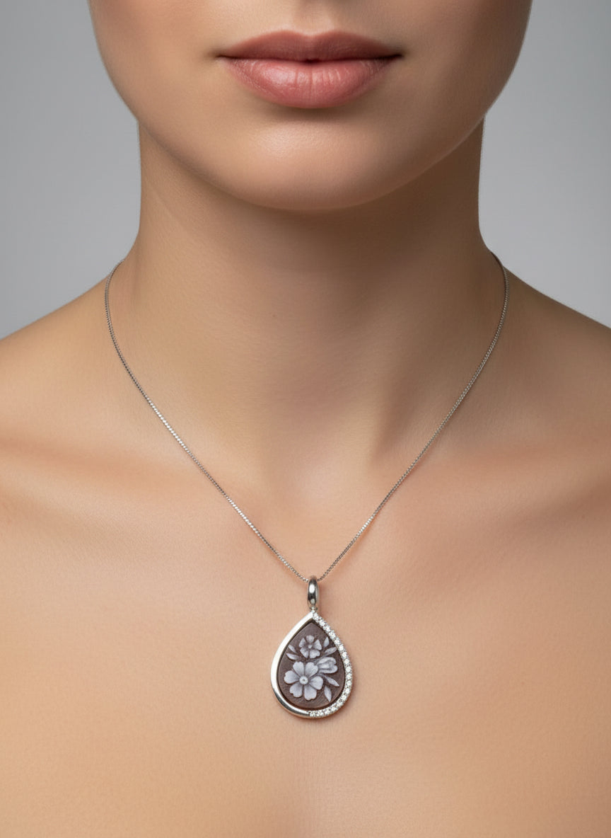 Collana in Cammeo incisione "Fiore"