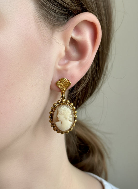 Orecchini in Cammeo Antico incisione "Profilo di Donna"