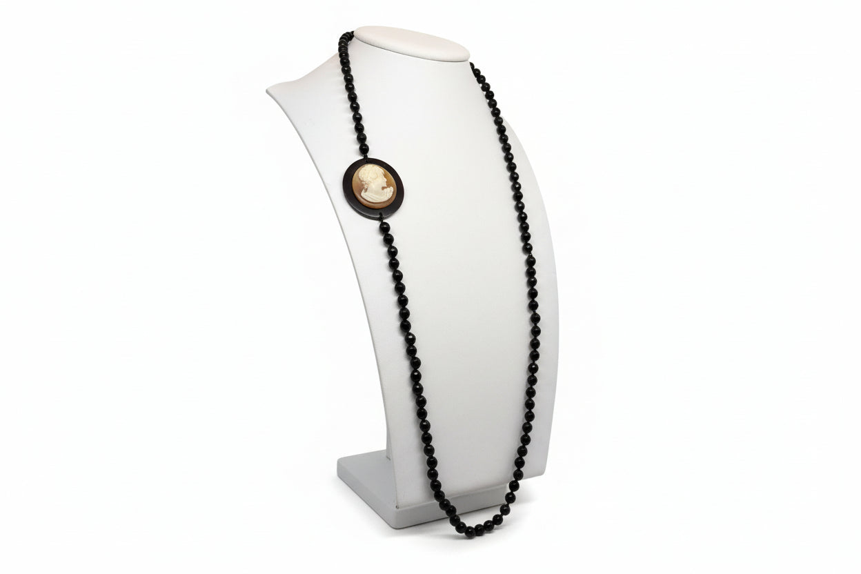 Collana in Agata e Cammeo incisione "Profilo di Donna"