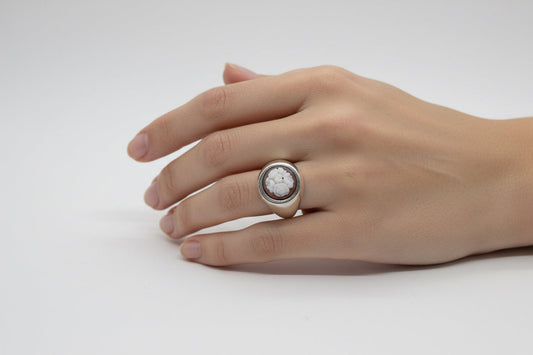Anello in Cammeo Artistico incisione "Fiori"