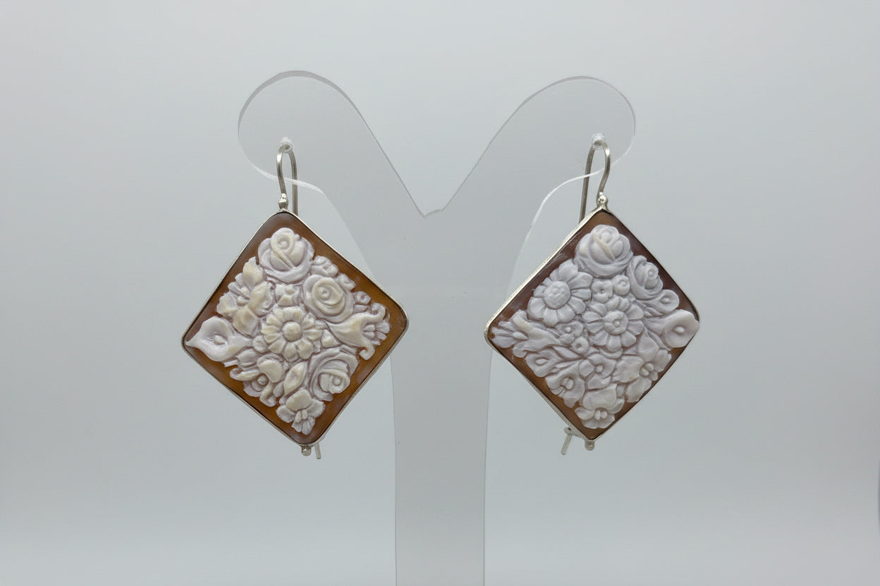 Orecchini in Cammeo Artistico incisione "Fiori"