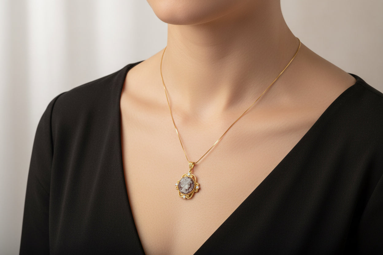 Collana in Cammeo incisione Profilo di Donna